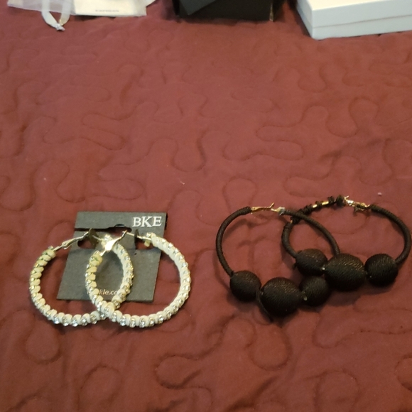25 pieces of damaged jewelry. - Picture 2 of 8